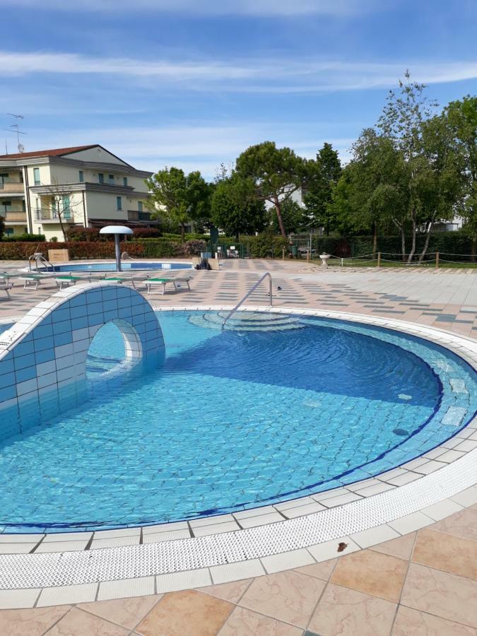 Appartamento Ai Tigli Caorle Exterior photo